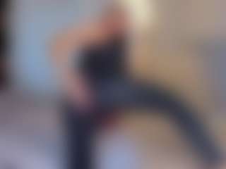 Live cam show with Amelia-Greyson - Middle Aged on CamSodaAdn