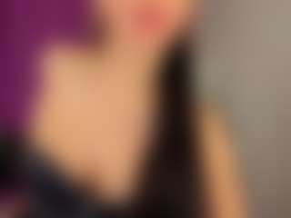 Live cam show with Amelia-Greyson - Skinny MILF on live.xheat.ai