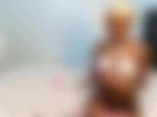 Live cam show with YolandaBlue - Shaved Pussy on Camsoda