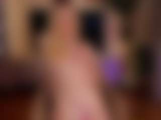 Live cam show with NaomiStation - Average on Camsoda