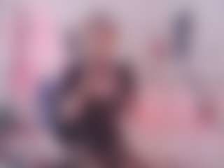 Live cam show with Allyvonn - Brown Eyes on Soda Cam