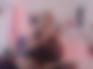 Live cam show with Allyvonn - Blonde Hair on Camsoda