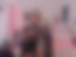 Live cam show with Allyvonn - Brown Eyes on Camsoda