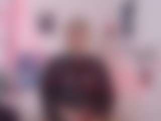 Live cam show with Allyvonn - Big Balls on Camming Site