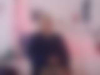 Live cam show with Allyvonn - Lean on Camsoda