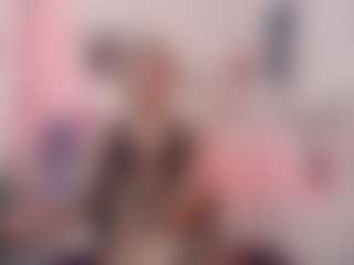 Live cam show with Allyvonn - Anal Toys on Dolls Live