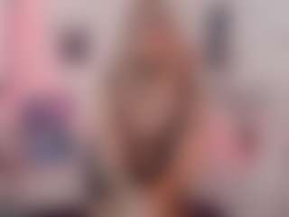 Live cam show with Allyvonn - Blonde Hair on Dolls Live