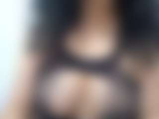 Live cam show with LondonHilton - Mobile MILF on Camsoda