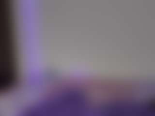 Live cam show with LuxyBlaze - Smoking on Camsoda