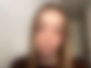 Live cam show with AdrieneMihor - College on AdultVida.com