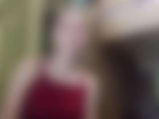 Live cam show with EloisTyrol - Athletic on infinitiblacc.com