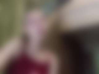 Live cam show with EloisTyrol - Body Massage on sexylive.show