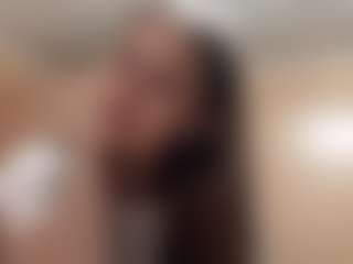 Live cam show with EloisTyrol - Body Massage on xxxlivecams.org