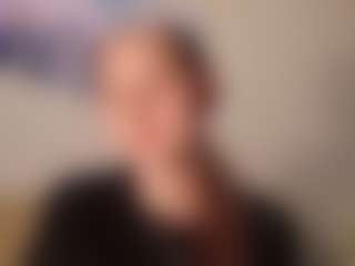 Live cam show with EloisTyrol - Sweet on Milfs Live