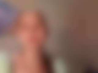 Live cam show with EloisTyrol - Thong on sexylive.show