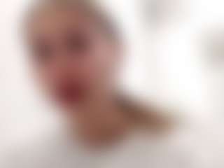 Live cam show with EloisTyrol - Bikini on slutload