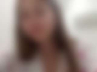 Live cam show with EloisTyrol - Body Massage on Camming Site
