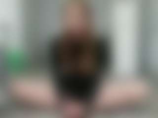 Live cam show with EloisTyrol - Thong on PervPlay.com