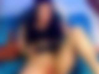 Live cam show with emmadanger - MILF Teen (18+) on CamwithHer
