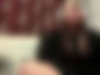Live cam show with Mia - Mature Young Adult on Uber Horny