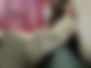 Live cam show with Mia - Lovense MILF on Livezox