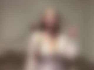 Live cam show with Mia - Big Tits Brown Hair on Cam Slut