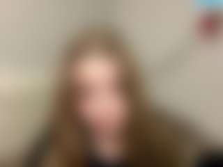 Live cam show with Mia - Brown Hair on Milfs Live