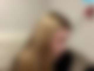 Live cam show with Mia - Blue Eyes on Milfs Live