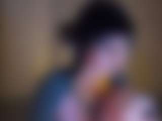Live cam show with BonnySchatzel - Skinny on Camsoda