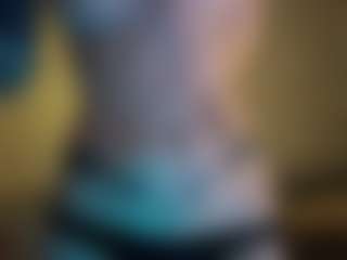 Live cam show with BonnySchatzel - Green Eyes on AdultVida.com