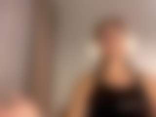 Live cam show with CandisMurdoch - Solo on Camsoda