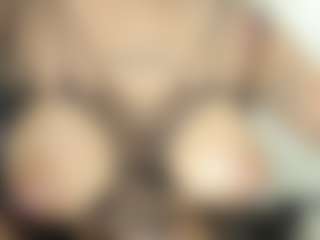 Live cam show with Candy-Lyn - Nipple Piercings on camtv