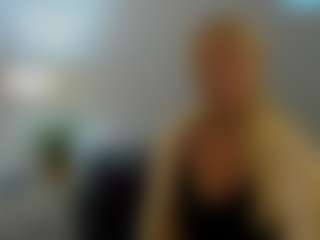 ClareHotMature's Live Sex Cam Show
