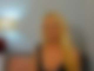 Spettacolo in cam dal vivo con ClareHotMature - Granny BBW su Camsoda