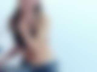 emmillyy20's Live Sex Cam Show