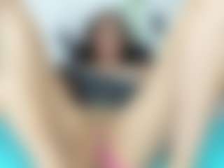 emmillyy20's Live Sex Cam Show