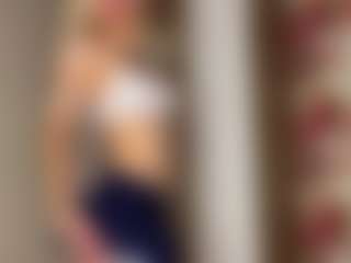 Live cam show with MarhtaNugent - Gape on Dare Cams