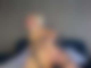 Live cam show with MarhtaNugent - Cock Rating on StripNow