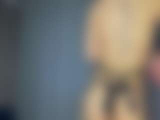 Live cam show with MarhtaNugent - Blowjob on Dolls Live