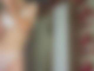 Live cam show with MarhtaNugent - Cock Rating on Camsoda