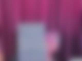 Live cam show with Rileynoxx - Curvy MILF on Camsoda