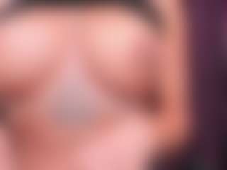 Live cam show with Rileynoxx - Gray Eyes on StripNow
