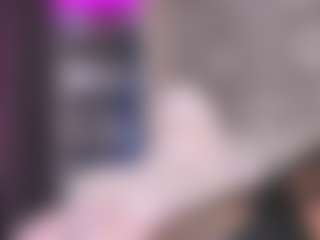 Rileynoxx MILF webcam performer live streaming