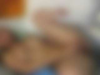 Live cam show with RoseandViktor - Facial on Camsoda