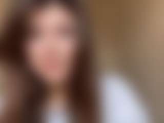 Live-Cam-Show mit Lora - Public auf Camsoda