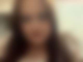 Live cam show with EmmaSheets - Athletic Brown Eyes on SmokeAndPoke
