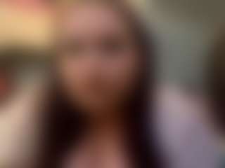 Live cam show with EmmaSheets - Facial Piercings on Pornisteam.com