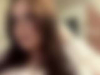 Live cam show with EmmaSheets - Green Eyes on TastyBlacksLive