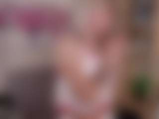 Live cam show with MarloweHarrington - Moaning on Camsoda