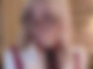 Spettacolo in cam dal vivo con MarloweHarrington - Moaning su Camsoda
